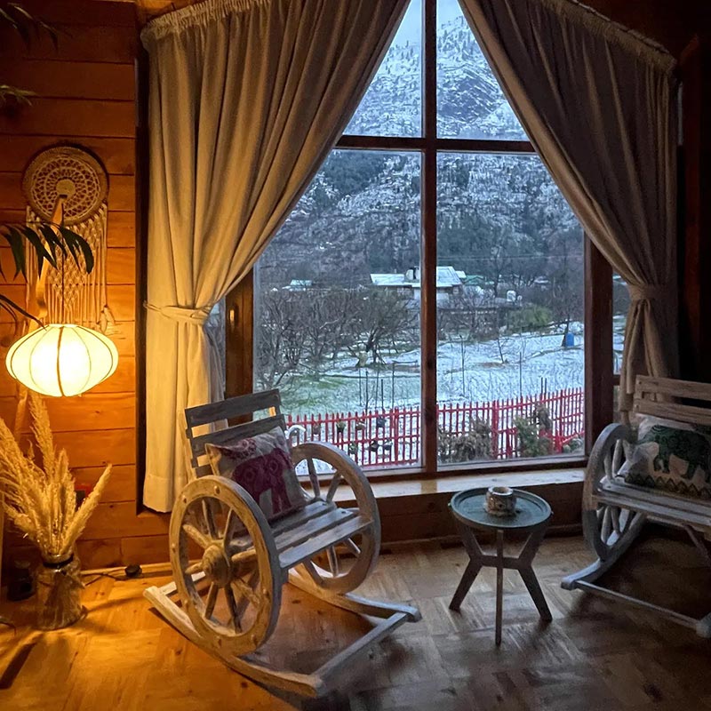 Idyllic Homestay in Manali - Garden View